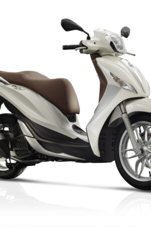 <a href="https://motomanos.com/scooter-rental-santorini/">Rent a Scooter</a>